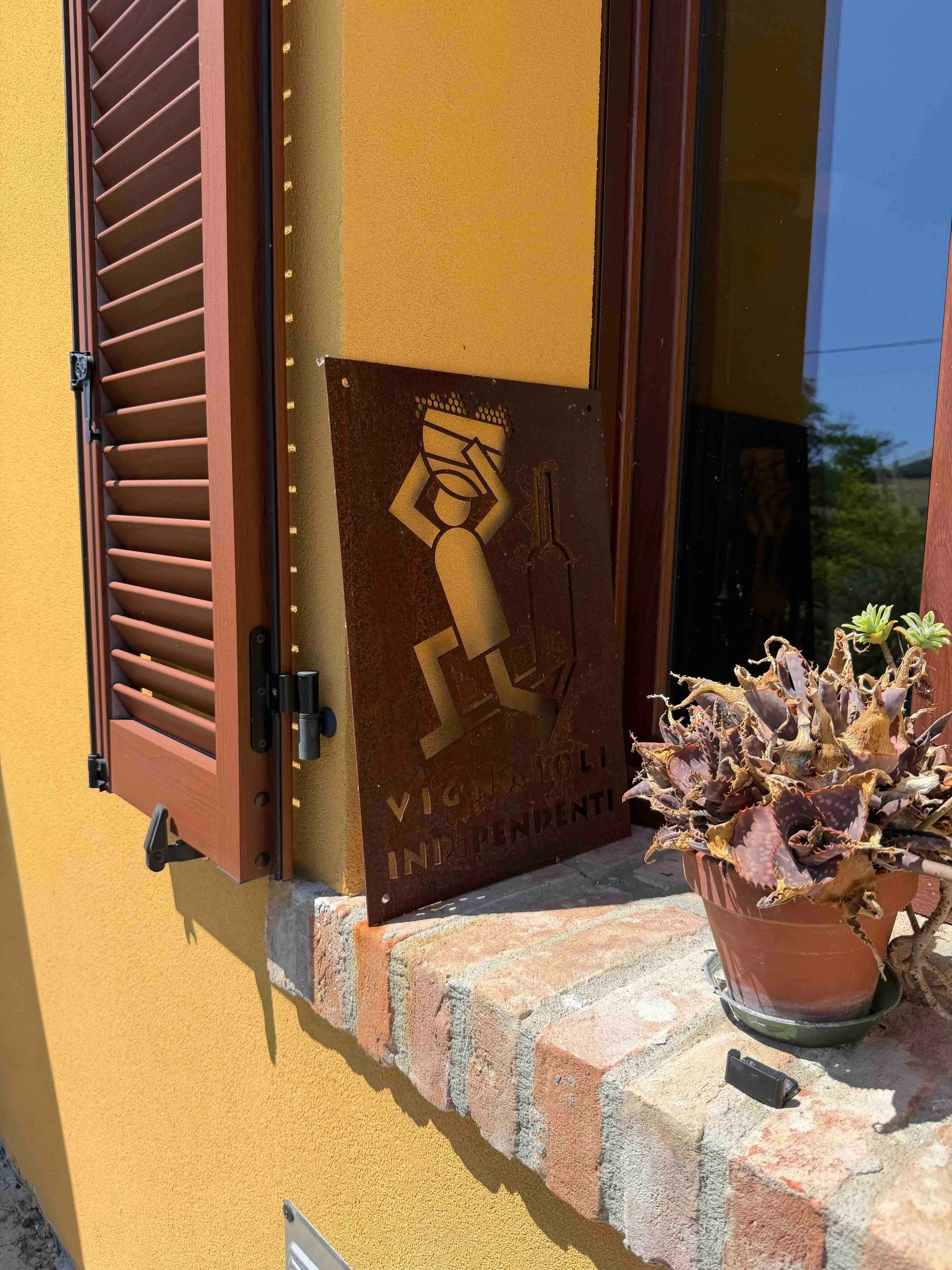Cantina La Rocchetta di Mondondore: fermentazione spontanea, vini senza fretta e il coraggio di fare le cose come si facevano una volta