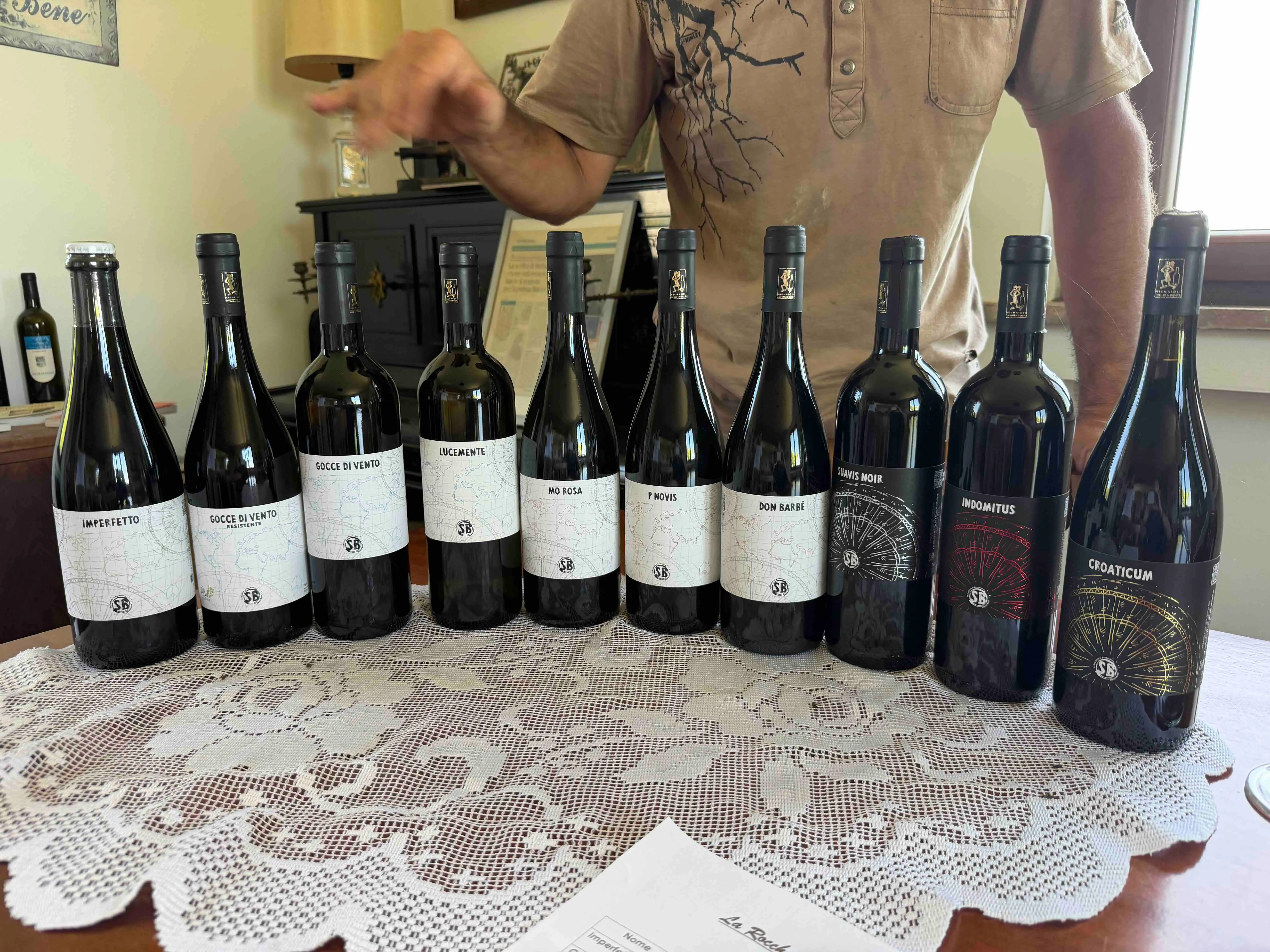 Cantina La Rocchetta di Mondondore: fermentazione spontanea, vini senza fretta e il coraggio di fare le cose come si facevano una volta